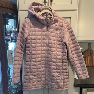 Girls XL The North Face Thermoball winter coat.